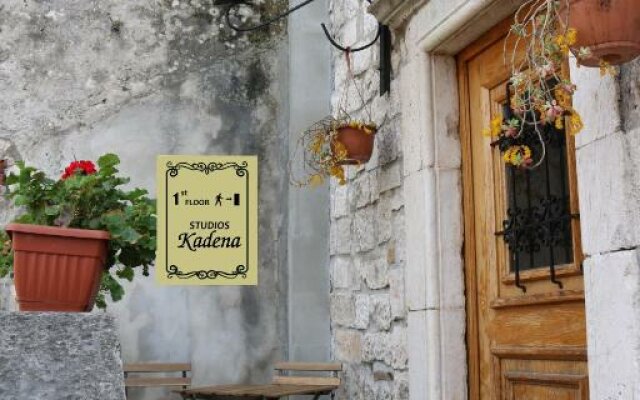 Studios Kadena Trogir - 18th century stone house