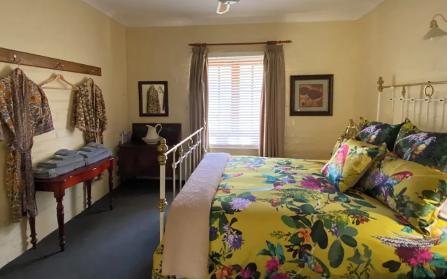 Battunga Cottages – Guest Rooms – Watervale