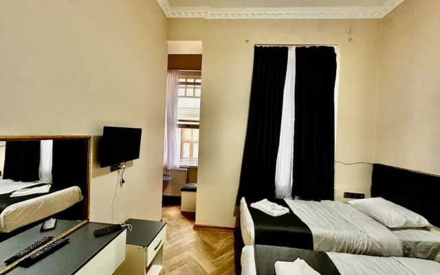 Taksim Palace İstanbul Hotel