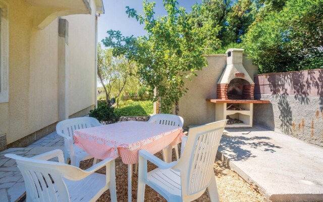 Awesome Home in Rab With Wifi and 2 Bedrooms