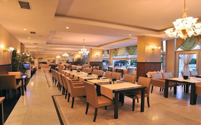 Pelikan Otel