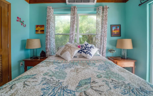 Lucky Duck Villa - Private Beach Escape