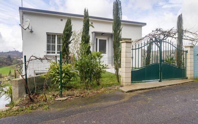 Enticing Holiday Home in Tulle with Garden