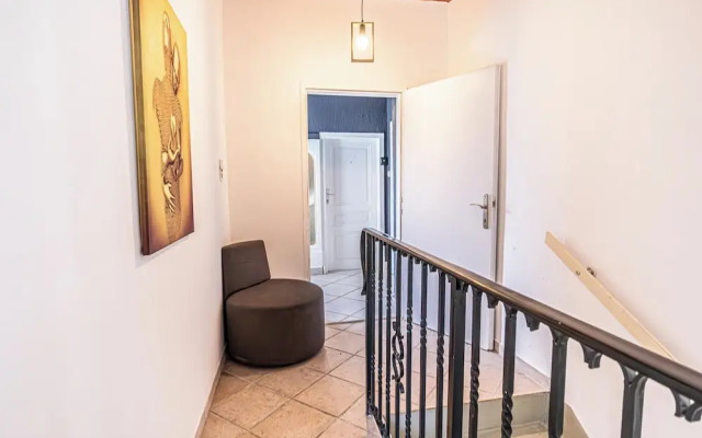 Cozy House  Terrace &Garden  Sleeps 34