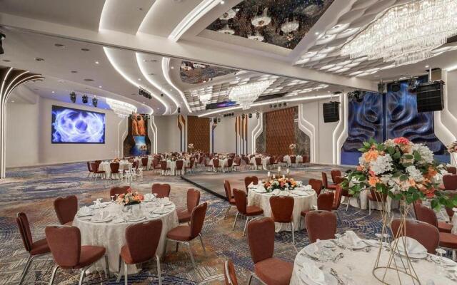 Mirage Hotel & Conference Center