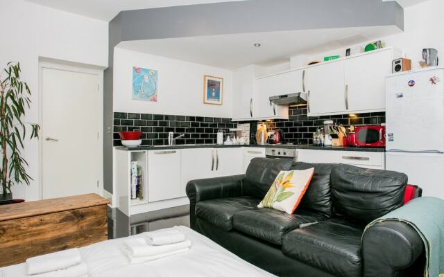Central Modern Apartment