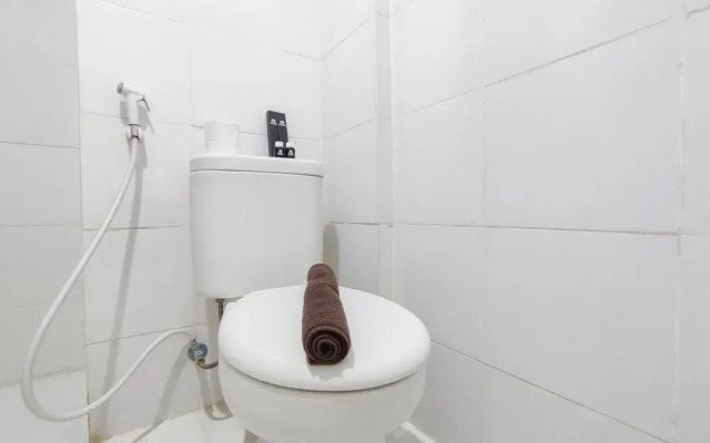 Warm And Cozy Style Studio Room At Paltrow City Apartment