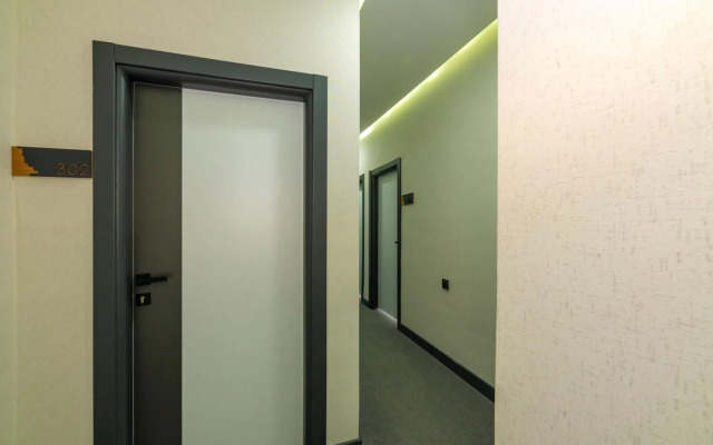 Melanj Airport Hotel