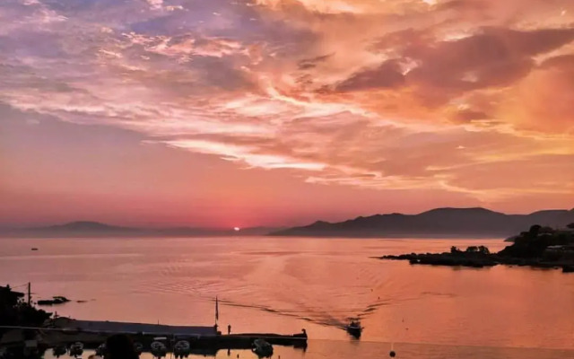 Stoupa Properties Rooms