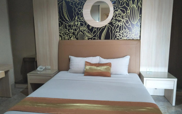 Hotel GRAND ROSELA Yogyakarta