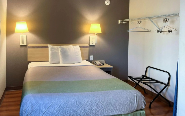 Motel 6 Belmont, CA - San Francisco - Redwood City
