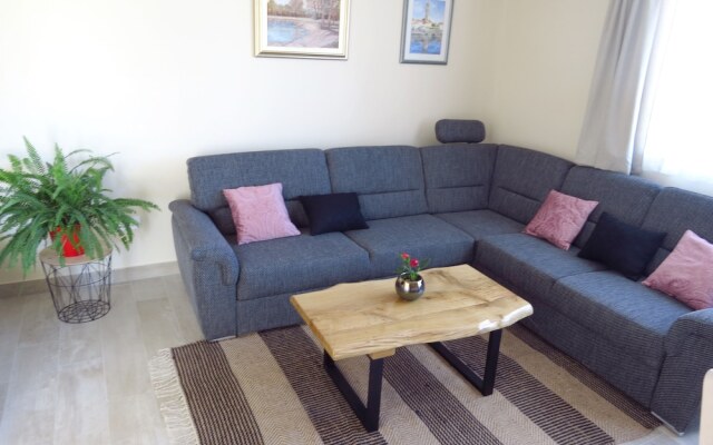 Calypso 2-bedrooms Apartment in Supetar