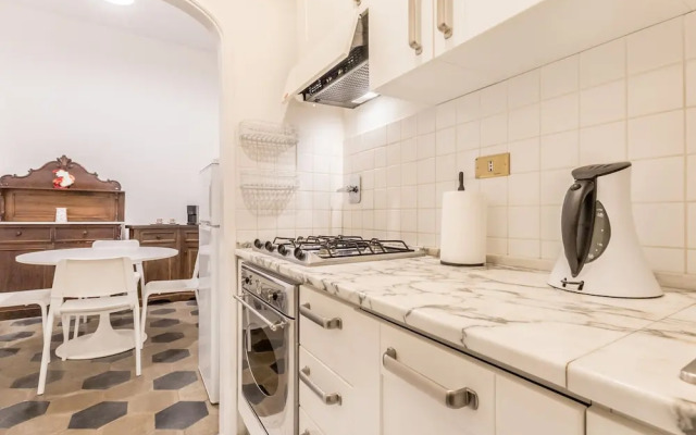 Casa Iside in Rome With 1 Bedrooms and 1 Bathrooms