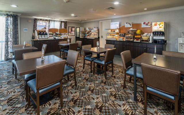 Holiday Inn Express & Suites Santa Clara by IHG