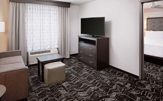Homewood Suites by Hilton Ronkonkoma