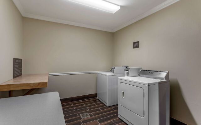 Days Inn & Suites Carbondale