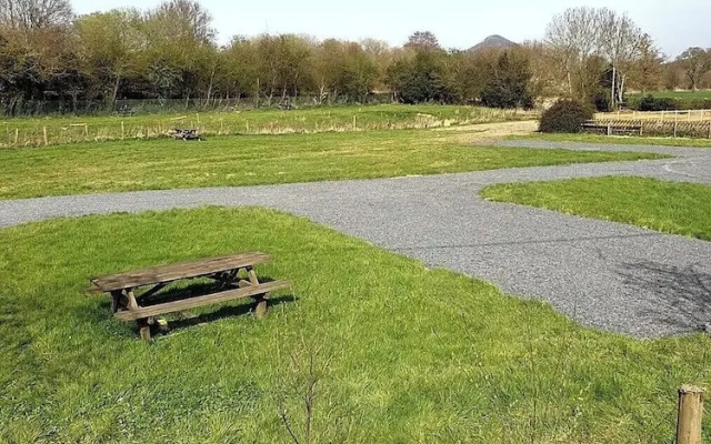 Green Dragon and Kitchen Pod - Sleeps 2 & Parking