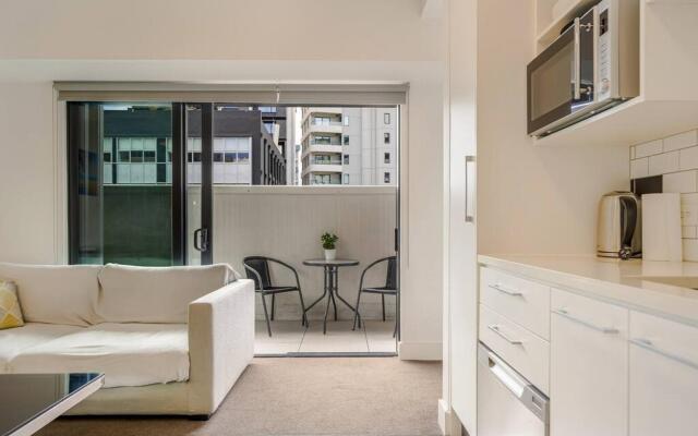 Bright & Modern Auckland Cbd Apartment