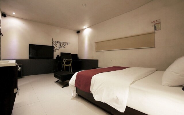Suyu Solid Hotel