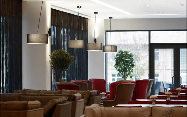 RYS Hotel & Restaurant