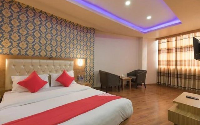 OYO 735 Dream Dine Inn