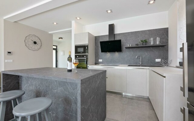 Spacious Villa in Pula Istria With Swimming Pool