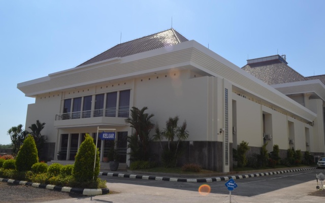 Regina Hotel Pemalang — 3-star hotel in Pemalang