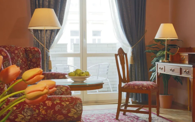 Economy Suite