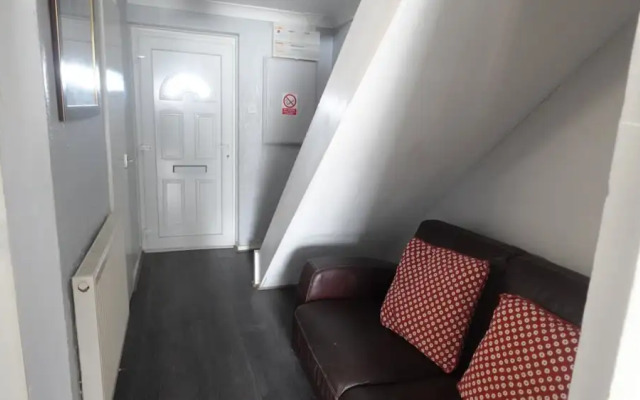 Huku Kwetu - Brentwood Townhouse