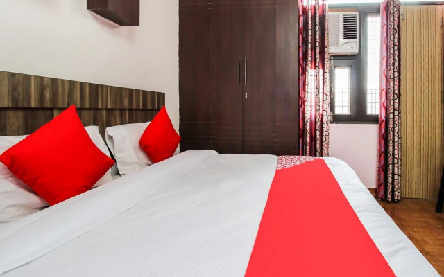 Oyo 24075 Galaxy Guest House