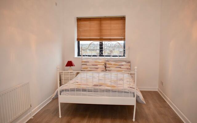 Modern 2 Bedroom Ifsc In Spencer Dock