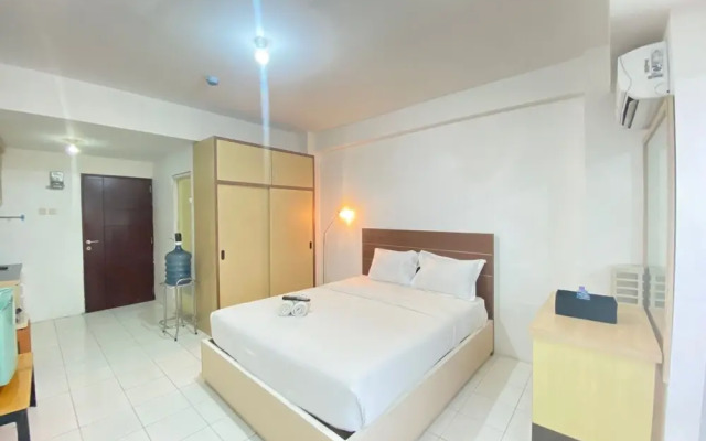 Spacious Studio Room with Sofa Bed at Emerald Towers Apartment