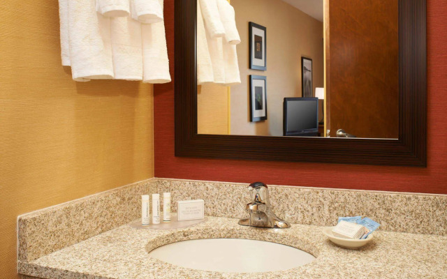 Courtyard by Marriott Milwaukee Downtown