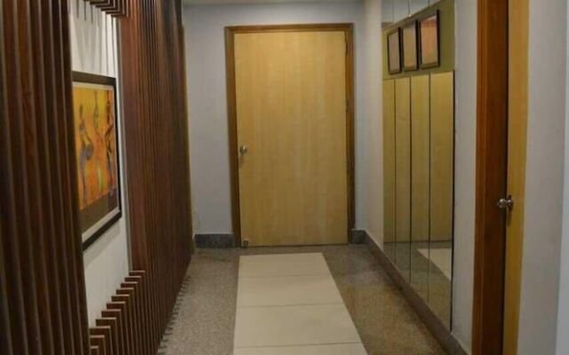 Four Leaf Service Suites