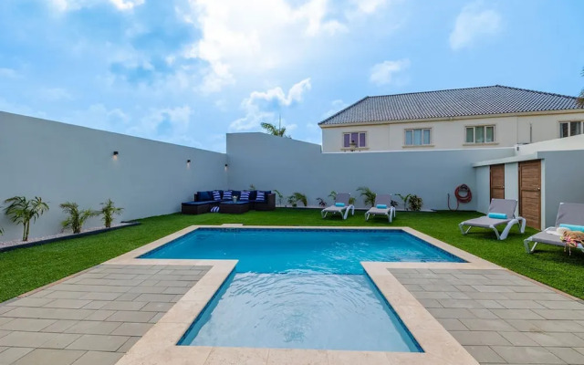 Brand NEW 3br2ba w Private Pool Amazing Location