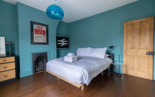 Trendy 2BD House 5 Mins From Willesden Junction!