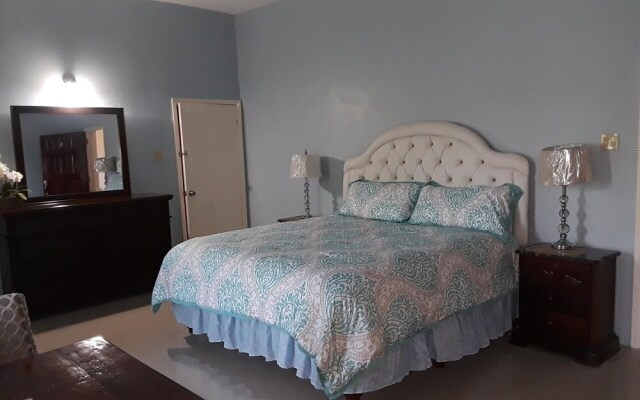 Dela de-Rose Guest House negril Jamaica