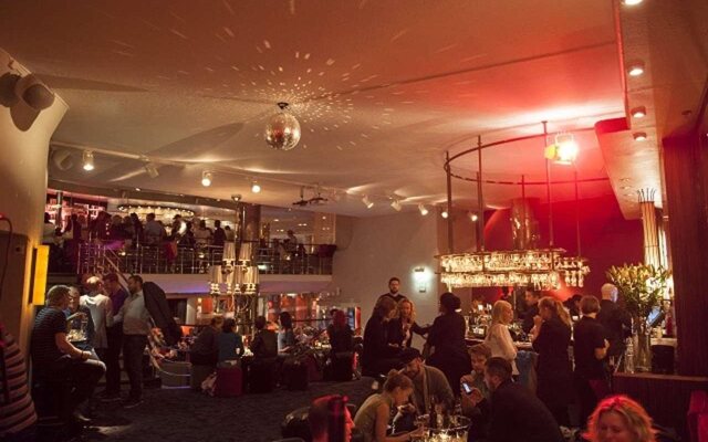 Senate Luxury Suites