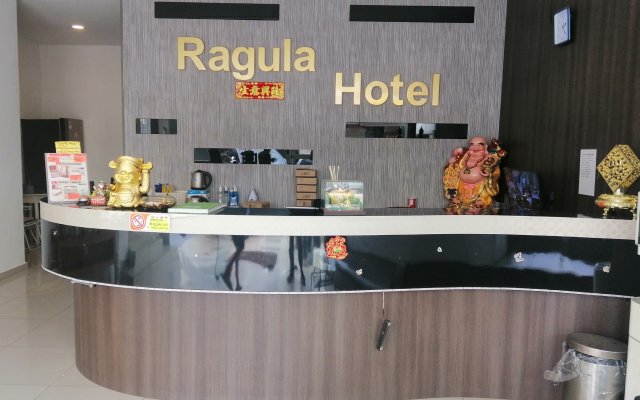 OYO 90028 Ragula Hotel