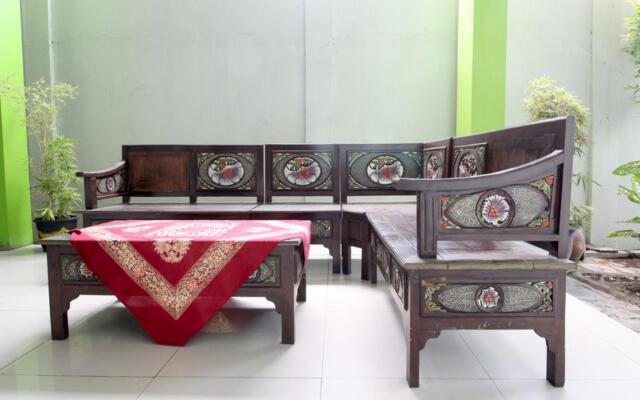 RedDoorz Plus @ Timoho