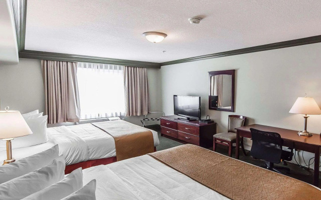 Velora Hinton, Ascend Hotel Collection
