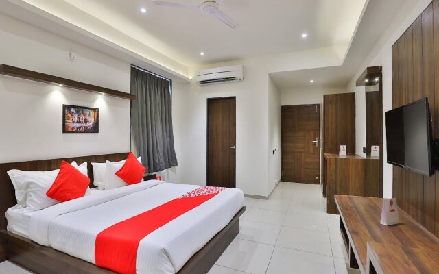 OYO 16604 Hotel Sparsh Inn