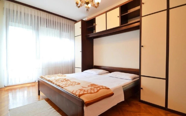 Ruža - Comfortable 2 Bedrooms Apartment - A1