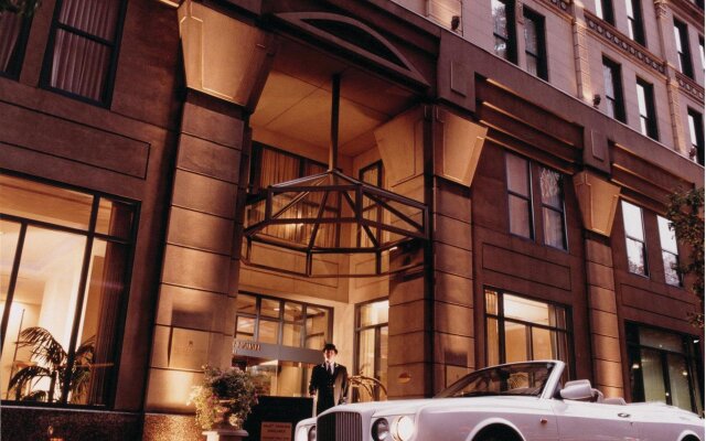 The Cincinnatian Hotel Curio Collection by Hilton