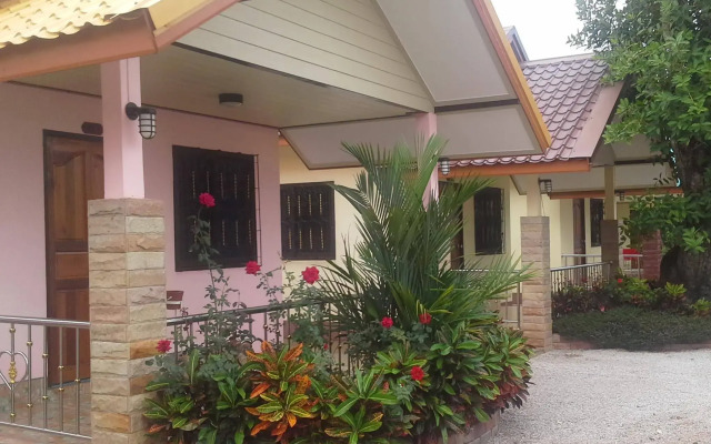 Patchareeporn Resort