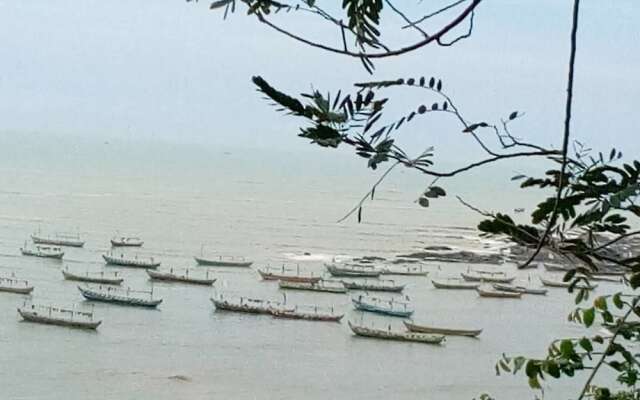 Abuesi Beach Resort