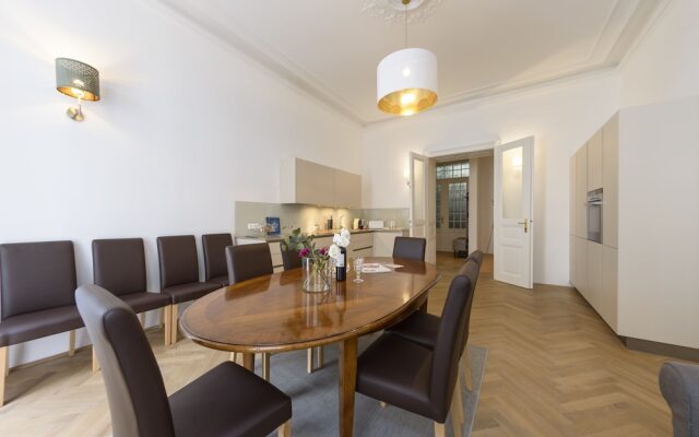 Senator Suite Stephansplatz by Welcome2Vienna
