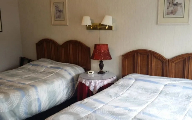 River Country Motor Lodge