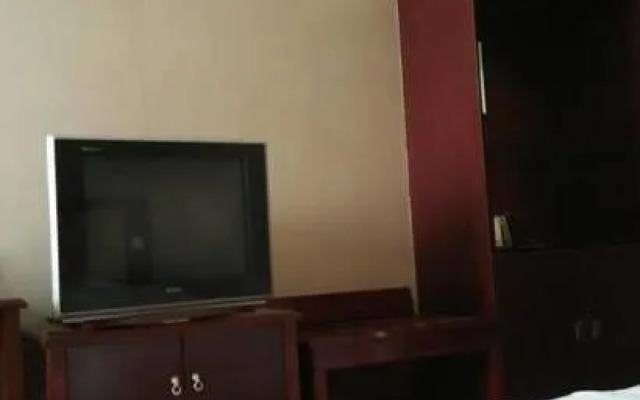 Super 8 Peony Square