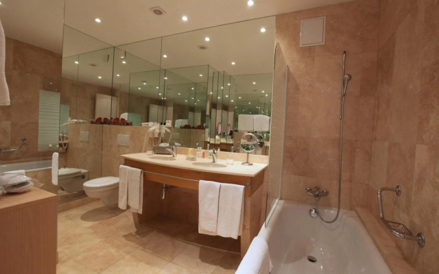 Hotel du Grand Lac Excelsior